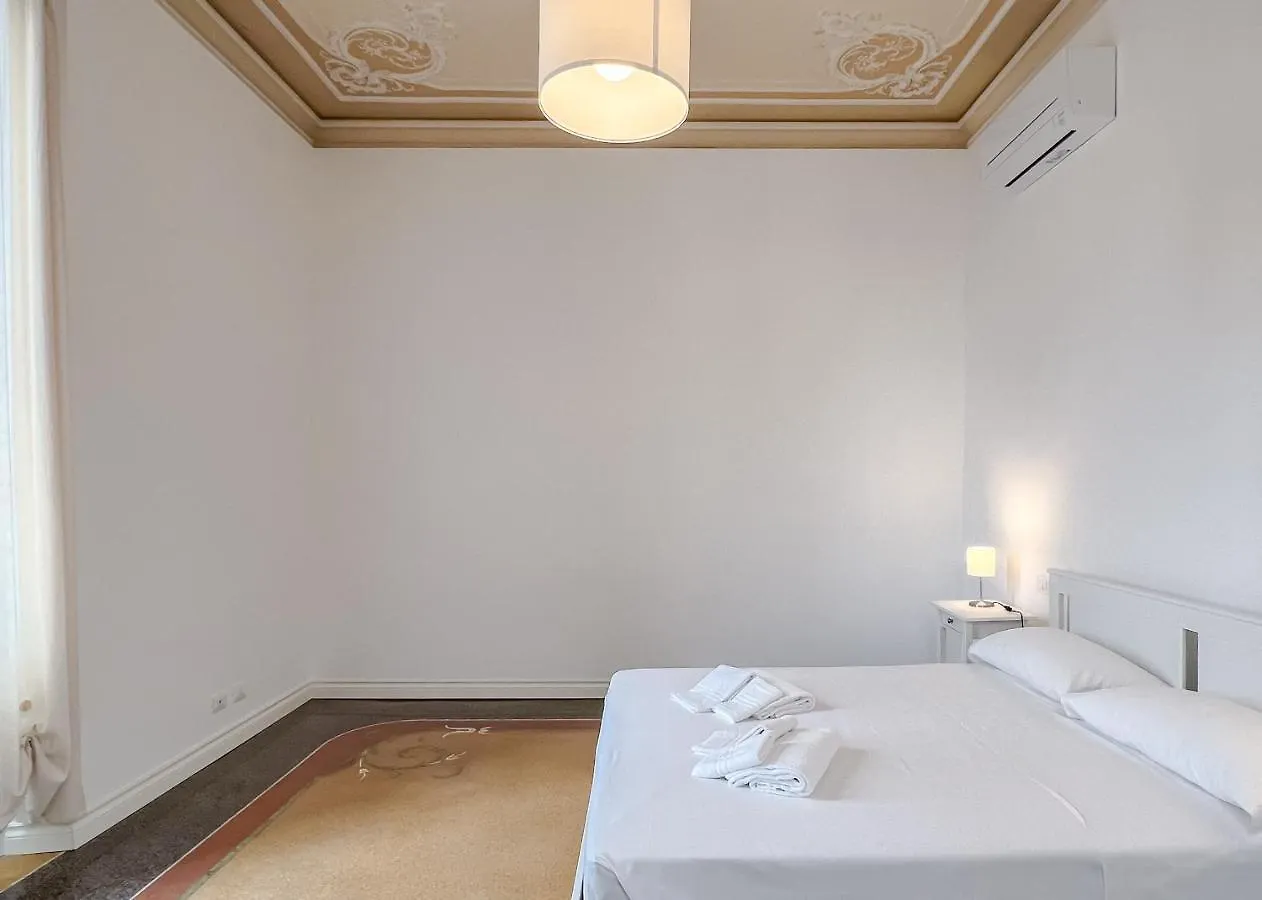 Appartamenti In Villa Del '900 Varazze